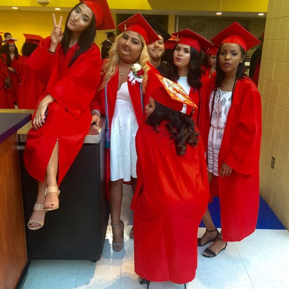 Meet your Posher, Dennicia - Picture 1 of 1